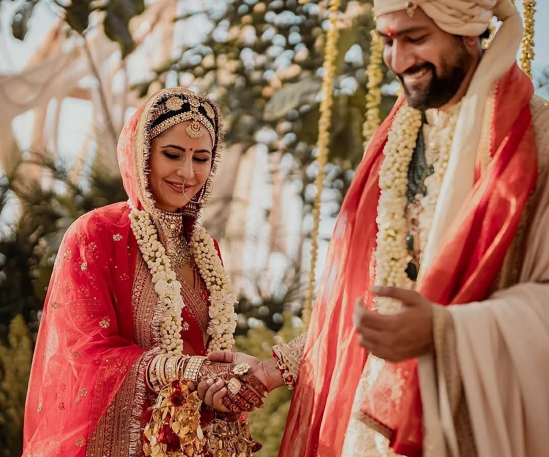 सिनेजीवन: कैटरीना-विक्की होंगे अनुष्का शर्मा के नए पड़ोसी और सनी कौशल ने कैटरीना के लिए लिखा दिल को छू लेने वाला पोस्ट