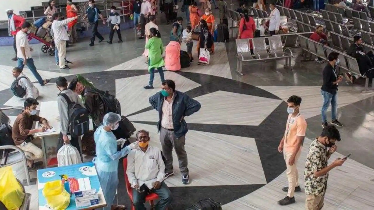 ओमिक्रॉन के नए लक्षणों का हुआ खुलासा, दिखने में सामान्य लेकिन हैं बेहद खतरनाक, अनदेखी पड़ सकती है भारी!