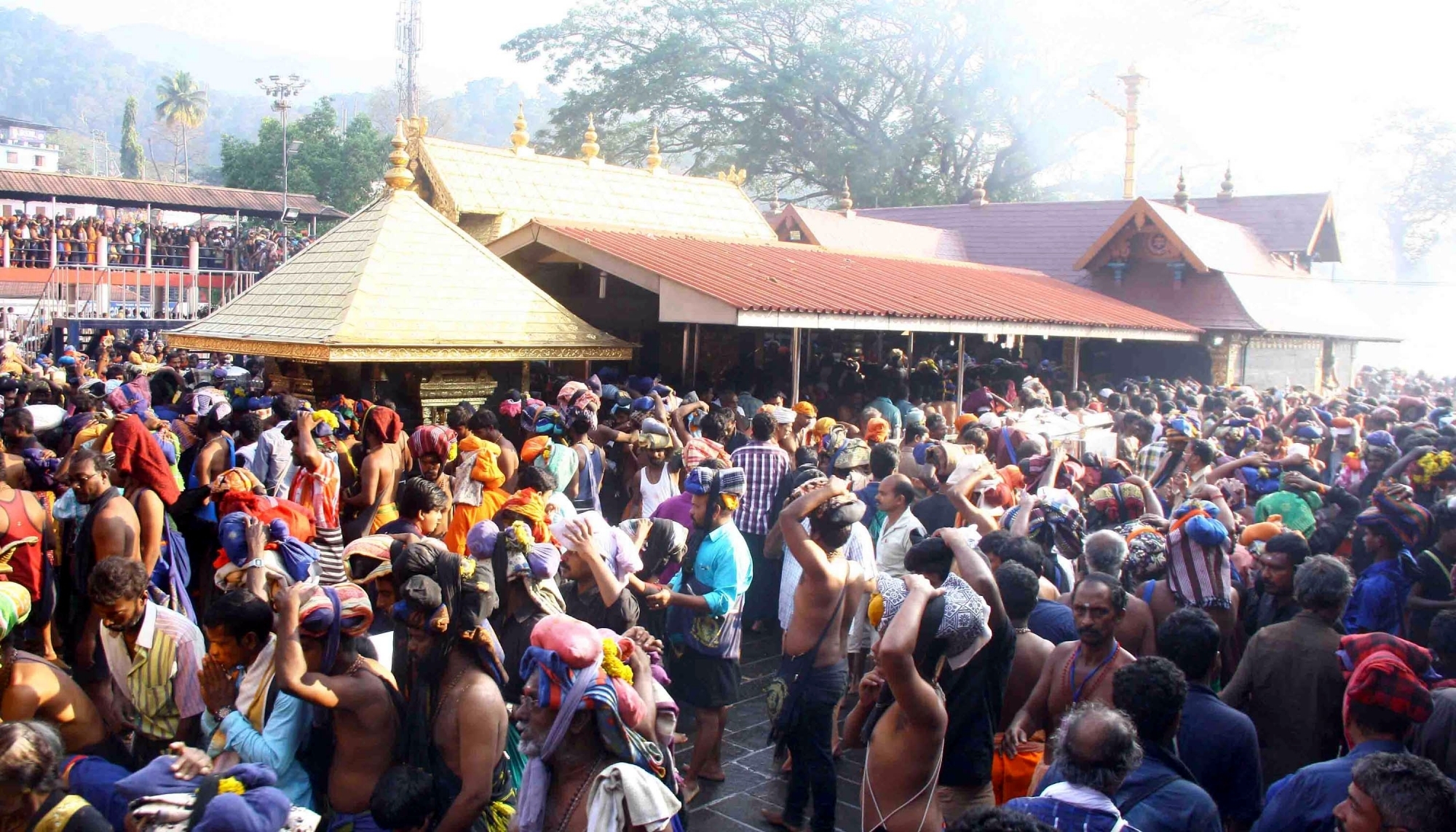 प्रतिबंधों में ढील के बीच सबरीमाला मंदिर में श्रद्धालुओं को डुबकी लगाने की मिली इजाजत, सरकार ने दिए नए निर्देश