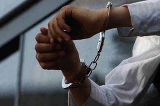 बॉलीवुड में सामने आया कास्टिंग काउच का मामला, अभिनेत्री के आरोप के बाद फिल्म प्रोड्यूसर का भाई गिरफ्तार