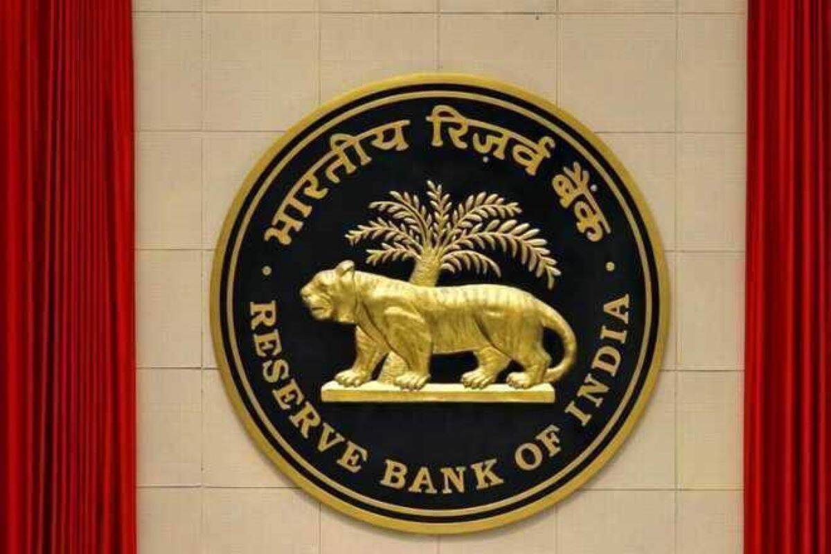 'ओमिक्रॉन' से अर्थव्यवस्था पर फिर छाए काले बादल, अनिश्चितता और घबराहट की स्थिति, जानें विशेषज्ञों ने क्या कहा?