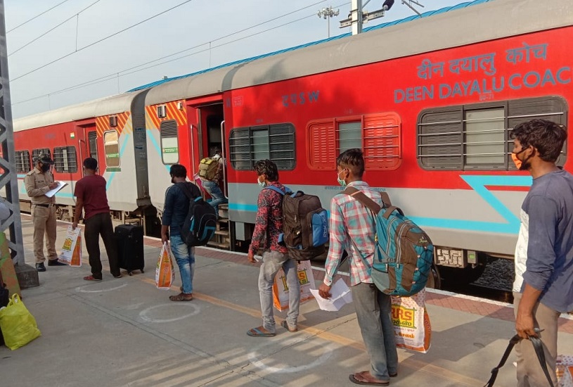 सफर से पहले ध्यान दें, रेलवे ने अगले 8 दिन तक कई ट्रेनों को रद्द किया, कई के मार्ग में भी हुआ बदलाव