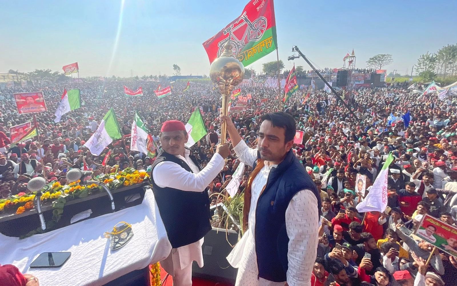 मेरठ में SP-RLD की रैली में उमड़ा जनसैलाब, अखिलेश-जयंत बोले- किसानों का इंकलाब होगा, बाइस में बदलाव होगा
