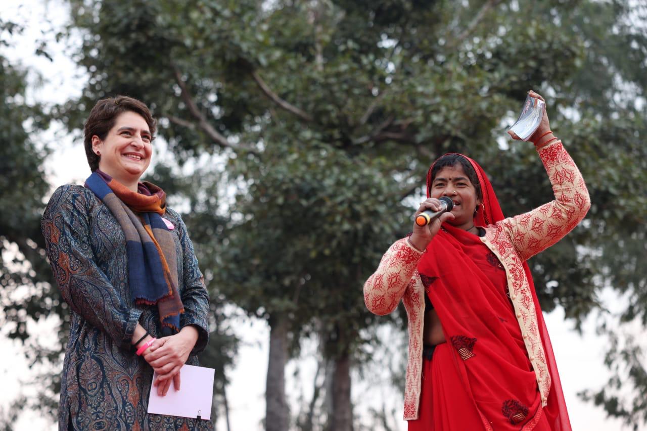 फिरोजाबाद में प्रियंका गांधी ने जानी महिलाओं की समस्या, बोलीं- सरकार बनी तो देंगे आठ लाख रोजगार