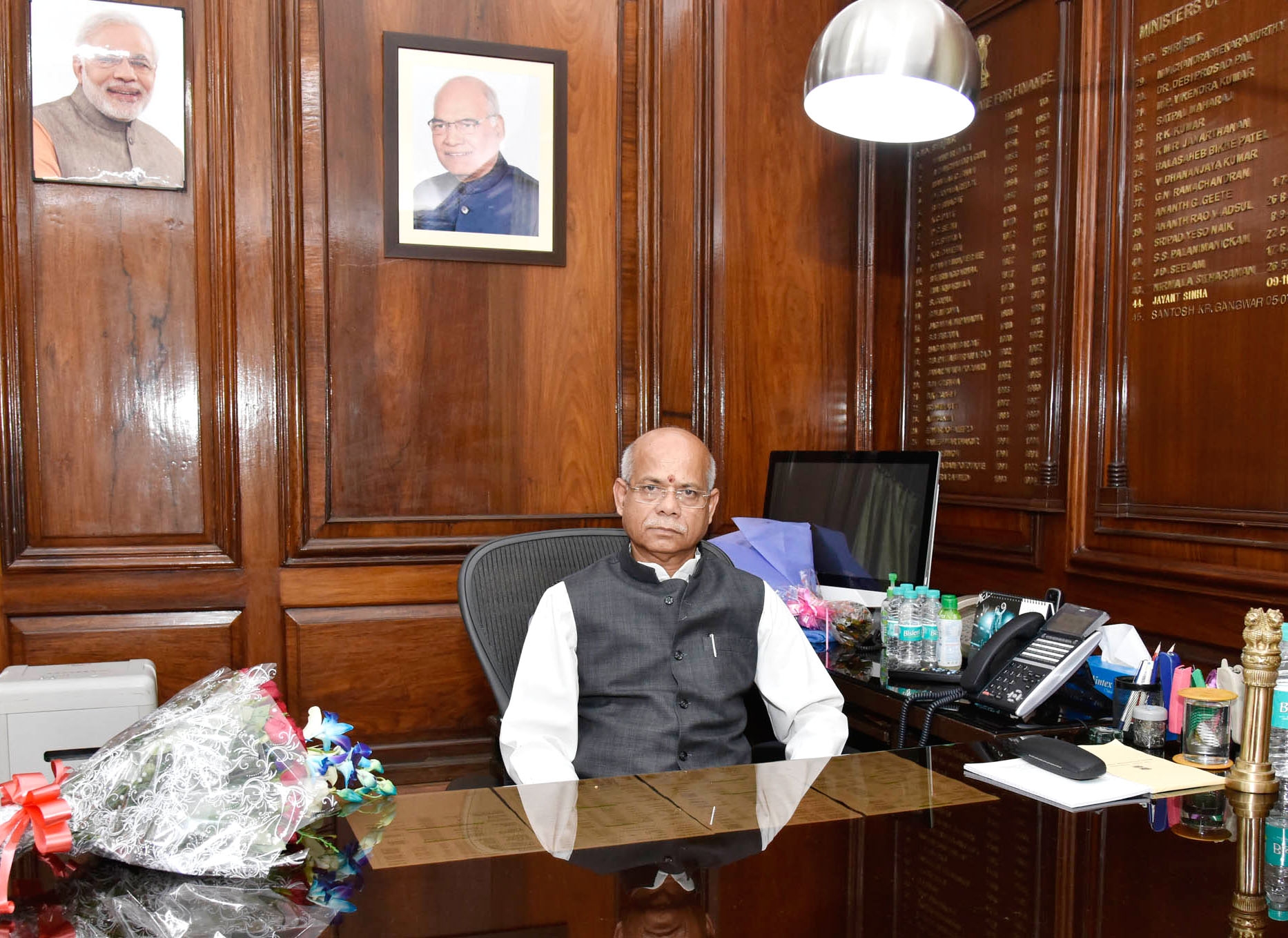 राज्यसभा में बीजेपी सांसद के बिगड़े बोल, प्रदर्शन कर रहे समूचे विपक्ष को बताया ओमिक्रॉन, कहा- इनसे लोकतंत्र को खतरा