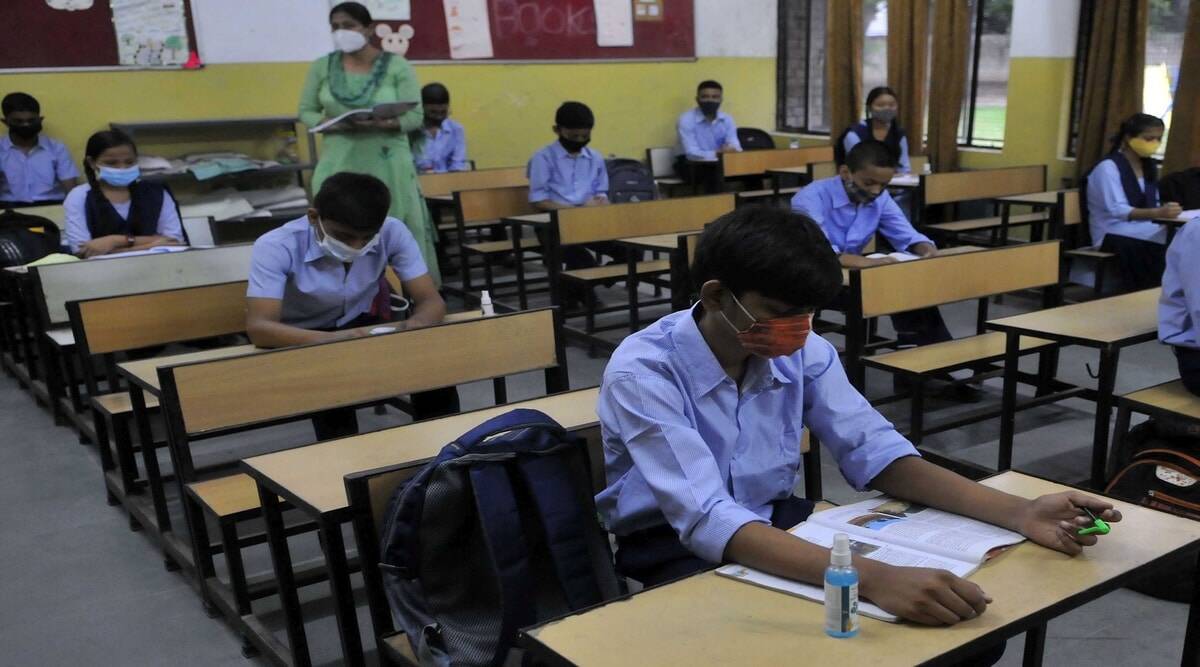 सीबीएसई की एक और लापरवाही आई सामने, उर्दू माध्यम के छात्रों को दिया गया हिंदी और अंग्रेजी में समाजशास्त्र का पेपर