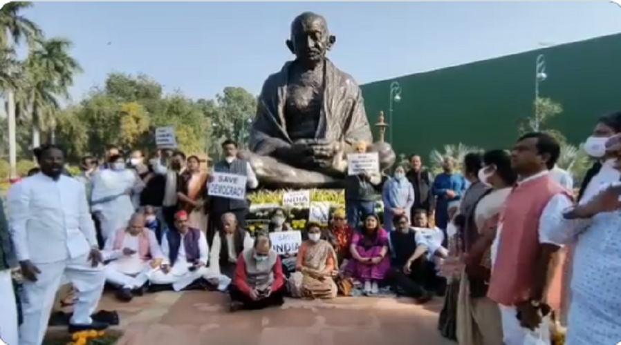 राज्यसभा में गतिरोध के लिए सरकार जिम्मेदार, 12 सासदों की निलंबन वापसी नहीं हुई तो अनशन करेंगे विपक्षी दल- खड़गे