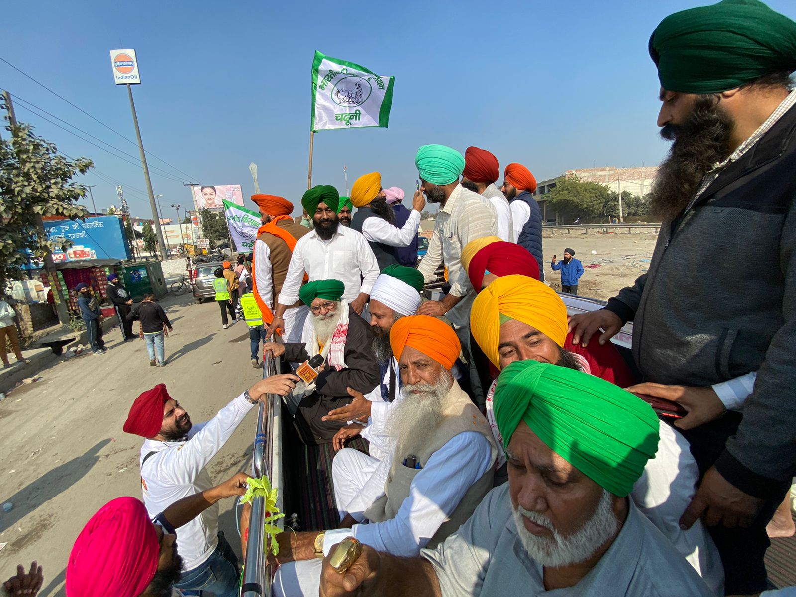 इतिहास के पन्नों में अमिट इबारत लिख निकला किसानों का फतेह मार्च, कूच करते किसानों की हर तस्वीर कुछ कहती रही