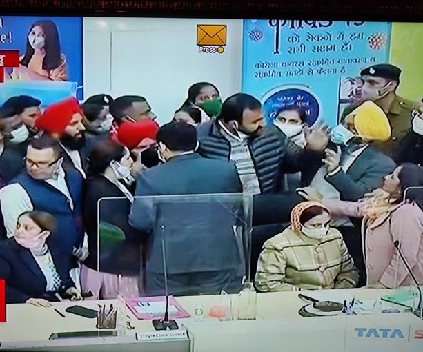 चंडीगढ़ निगम चुनाव में BJP ने कर दिया खेल? बीजेपी की सरबजीत कौर बनीं मेयर, AAP ने काटा बवाल, लगाया धांधली का आरोप