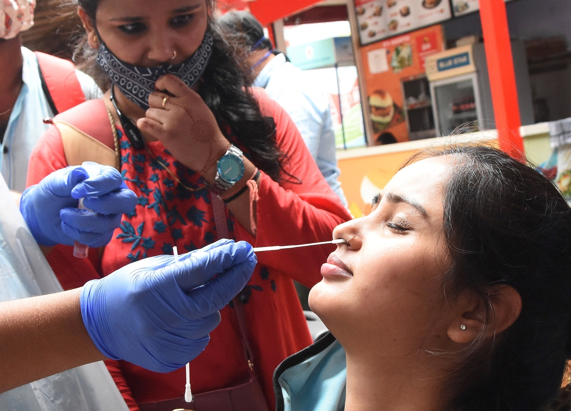 कोरोना का कहर: बिहार में अधिकांश कोविड मरीज होम आइसोलेशन में, घर तक दवा पहुंचाएगी सरकार