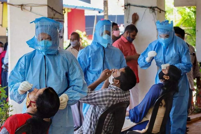 केरल में कोरोना ने तोड़े सारे रिकॉर्ड, एक दिन में 46,387 नए केस, पॉजिटिविटी रेट 40 प्रतिशत के पार पहुंची