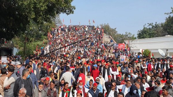 बड़ी खबर LIVE: चुनाव आयोग ने वर्चुअल रैली में भीड़ जुटाने पर सपा को भेजा नोटिस, 24 घंटे के अंदर मांगा जवाब