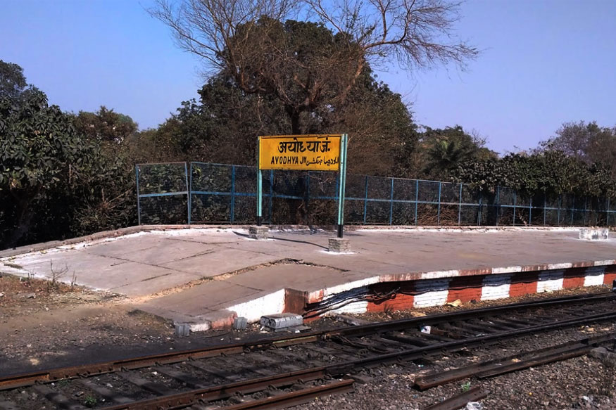 यूपी चुनाव से पहले अयोध्या में बड़ा रेल हादसा टला, रेलवे ट्रैक से 6 हुक बोल्ट गायब मिले, जांच के आदेश