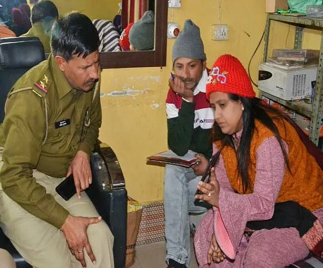 बुरे फंसे हेयर स्टाइलिस्ट और BJP नेता जावेद हबीब, थूकने वाले वीडियो मामले में गंभीर धाराओं में केस दर्ज
