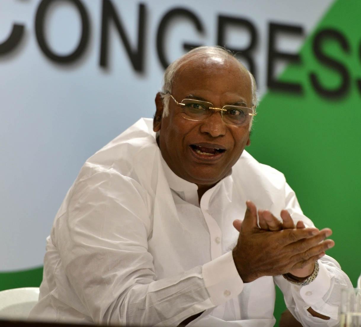 बुली बाई विवाद पर खड़गे बोले- नफरत के आगे झुक रहे हैं युवा, BJP-RSS के हाथों के बने मोहरे