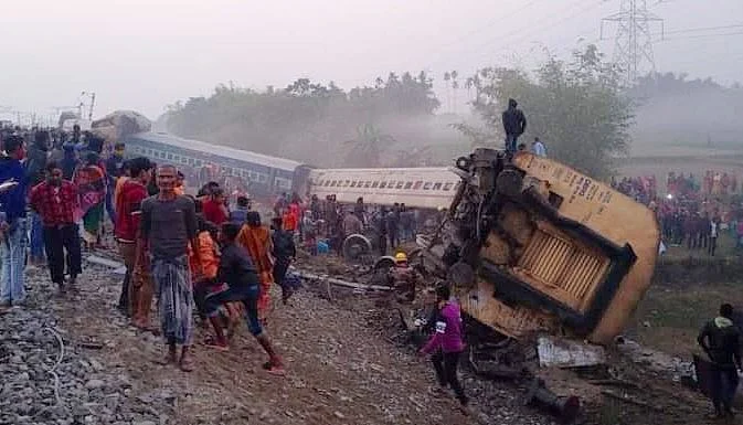 गुवाहाटी जा रही बीकानेर एक्सप्रेस पश्चिम बंगाल में पटरी से उतरी, 3 यात्रियों की मौत, कई जख्मी