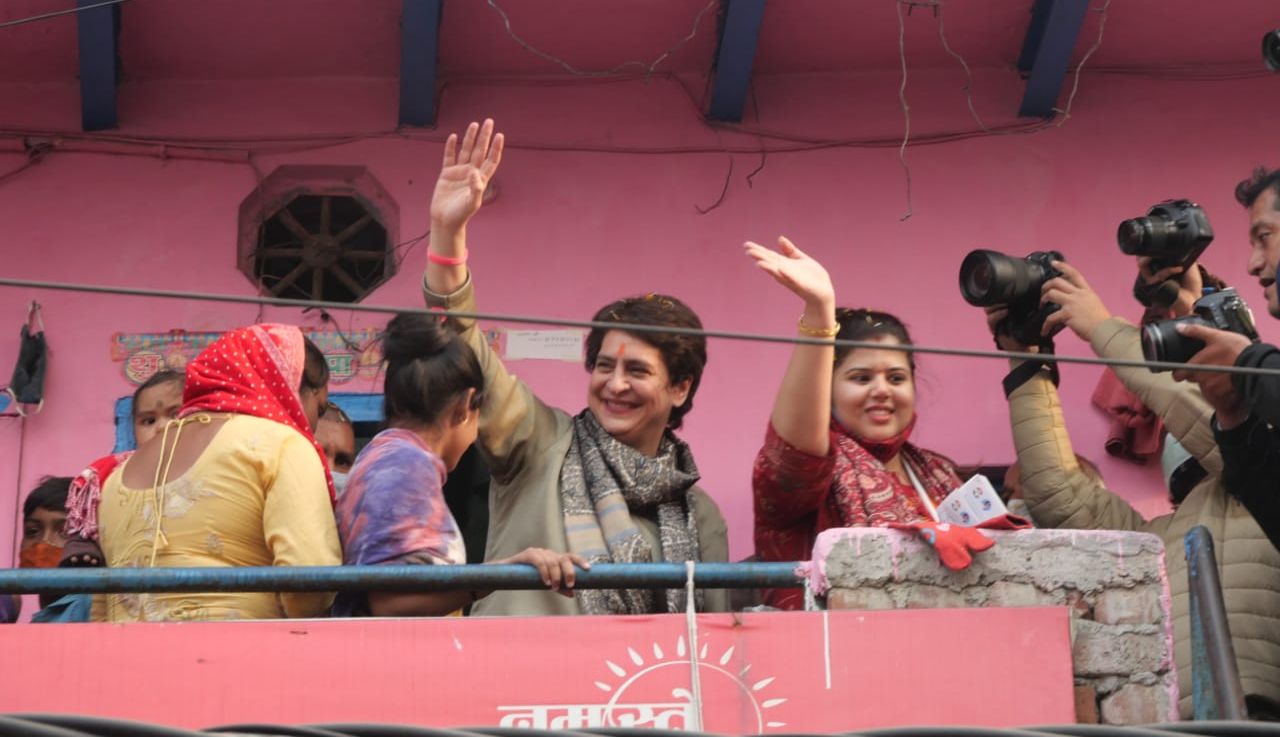 प्रियंका गांधी ने नोएडा में पंखुड़ी पाठक के लिए किया कैंपेन, कहा- सांप्रदायिकता से पार्टियों का लाभ, जनता का नहीं