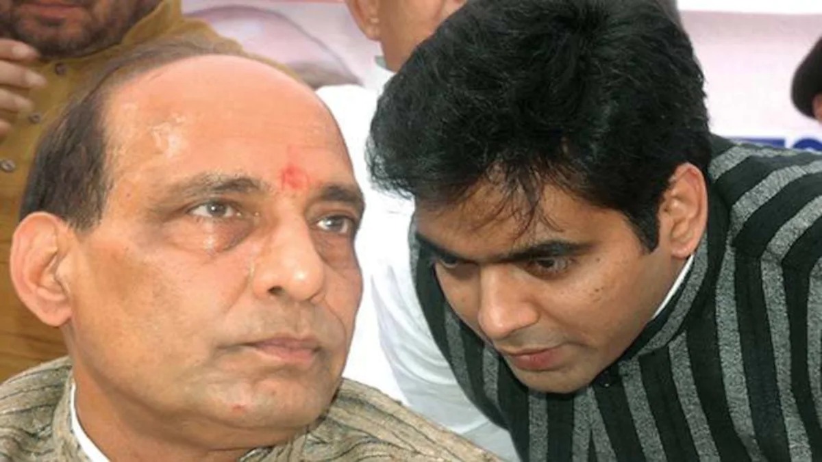 'नोएडा से बेटे पंकज को जिताने के लिए गंदी राजनीति कर रहे राजनाथ' SP प्रत्याशी के गंभीर आरोप, आत्महत्या की दी चेतावनी