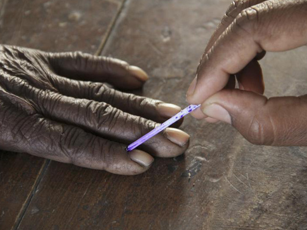 यूपी चुनाव का घमासान: आज शाम थम जाएगा दूसरे चरण का प्रचार, पांच मंत्रियों सहित कई दिग्गज नेताओं के भाग्य होगा फैसला