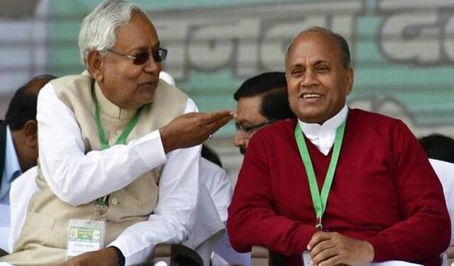 JDU में दरकिनार आरसीपी सिंह भविष्य को लेकर चिंतित, फिर से राज्यसभा जाने में अड़चन देख चला लंच पॉलिटिक्स का दांव