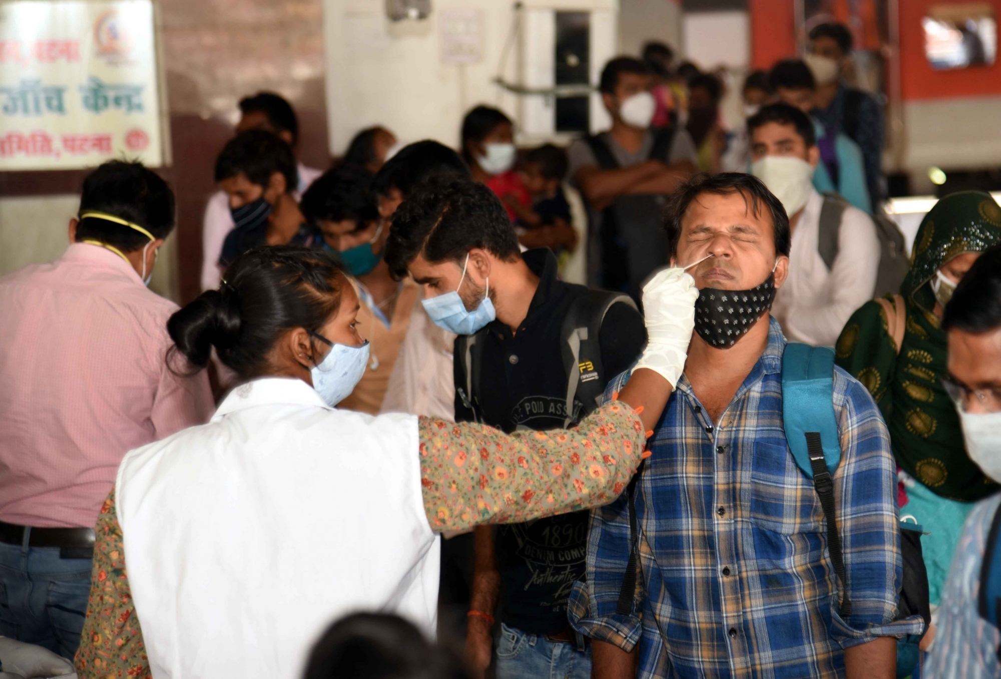 देश में कोरोना का कहर: पिछले 24 घंटों में 30,615 नए मामले आए, 514 लोगों की मौत