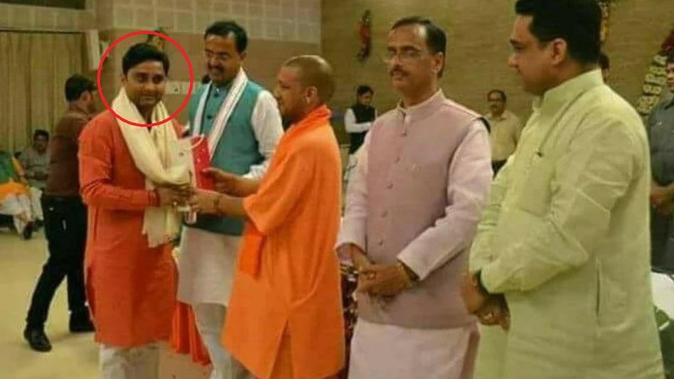 ओवैसी पर हमला करने वाला निकला BJP कार्यकर्ता! CM योगी, डिप्टी सीएम और महेश शर्मा के साथ हमलावर की तस्वीर वायरल