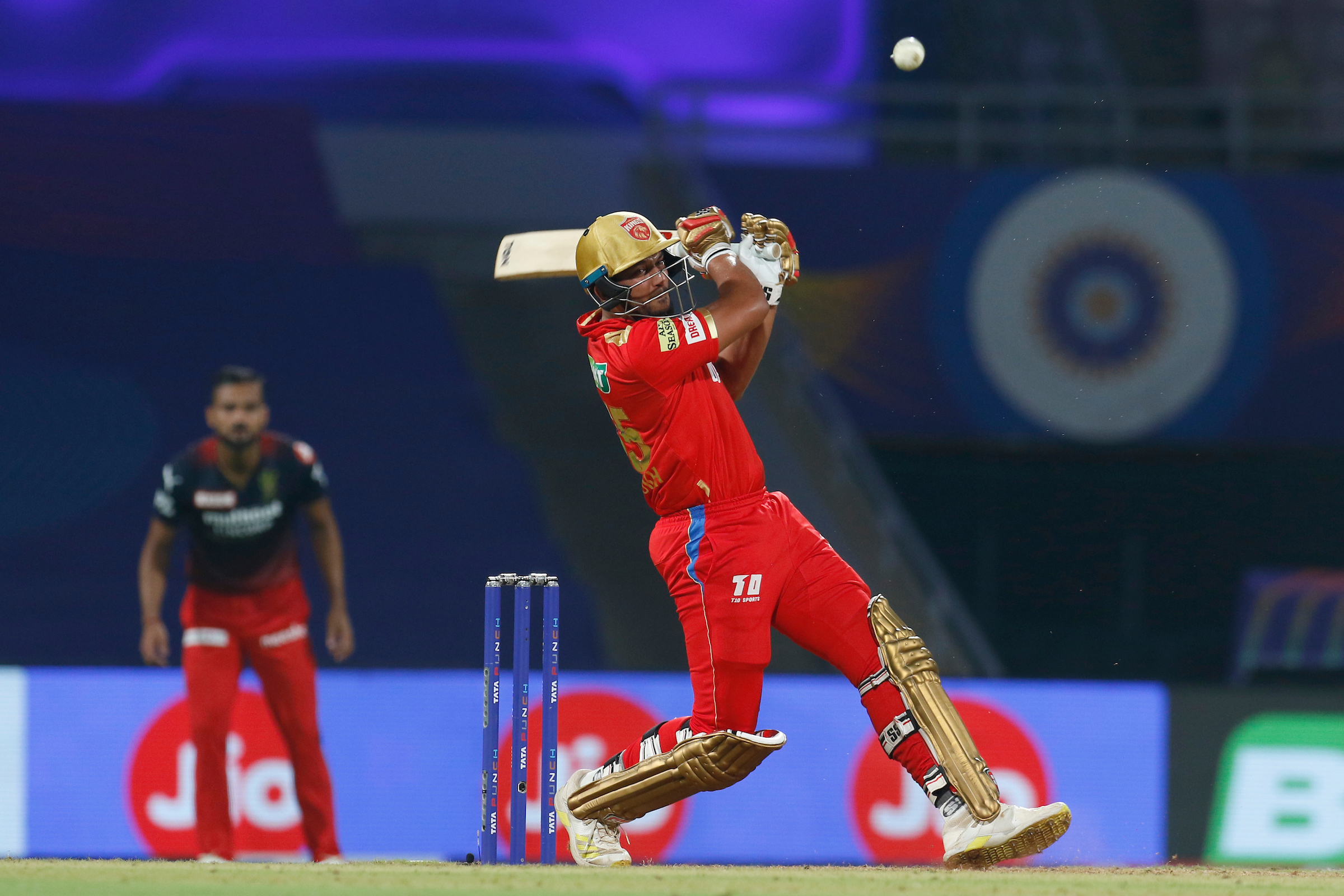 IPL 2022: सिर्फ 8 गेंदों में 25 रन ठोक कर स्मिथ ने आरसीबी से छीन जीत, पंजाब ने बेंग्लोर को 5 विकेट से हराया