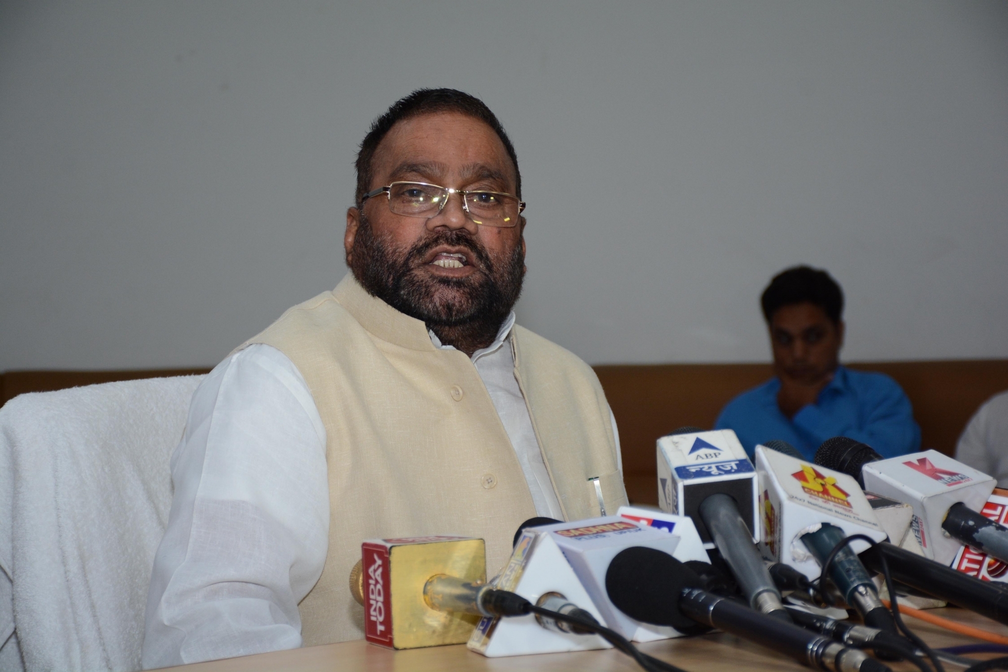 फिल्म 'द कश्मीर फाइल्स' पर सवाल, सपा नेता स्वामी बोले- 'अधूरी फिल्म दिखाने से आपसी सौहार्द और भाईचारा खत्म होगा'