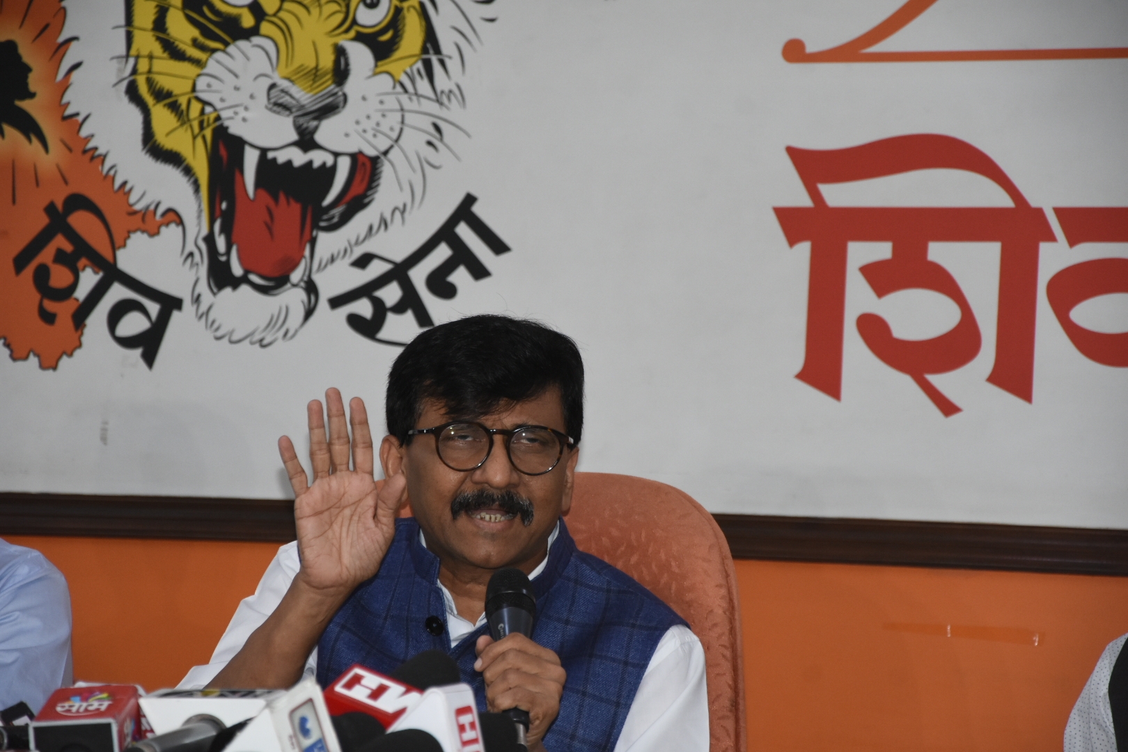 BJP मुंबई को केंद्रशासित प्रदेश बनाने की कर रही साजिश, अदालतों का रुख कर सकते हैं कुछ नेता: शिवसेना