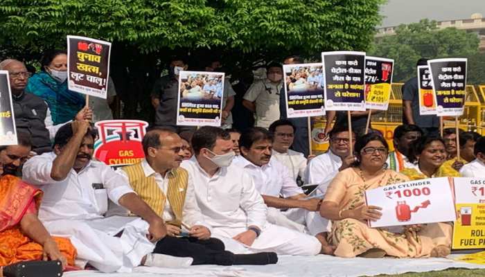 महंगाई, पेट्रोल-डीजल, CNG के बढ़ते दाम के खिलाफ कांग्रेस का हल्लाबोल, देशभर में आज सड़कों पर उतरेंगे कार्यकर्ता