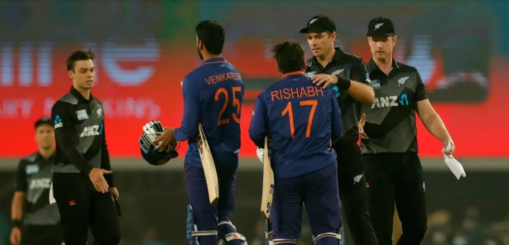 खेल की खबरें: NZ का ये खिलाड़ी बना सर्वश्रेष्ठ क्रिकेटर, सर रिचर्ड हैडली मेडल से किया गया सम्मानित और MI को लगा बड़ा झटका!