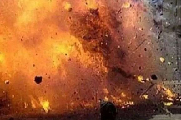 कराची में मानव बम बनकर आई महिला, बस के नजदीक आते ही खुद को उड़ाया, देखें वीडियो