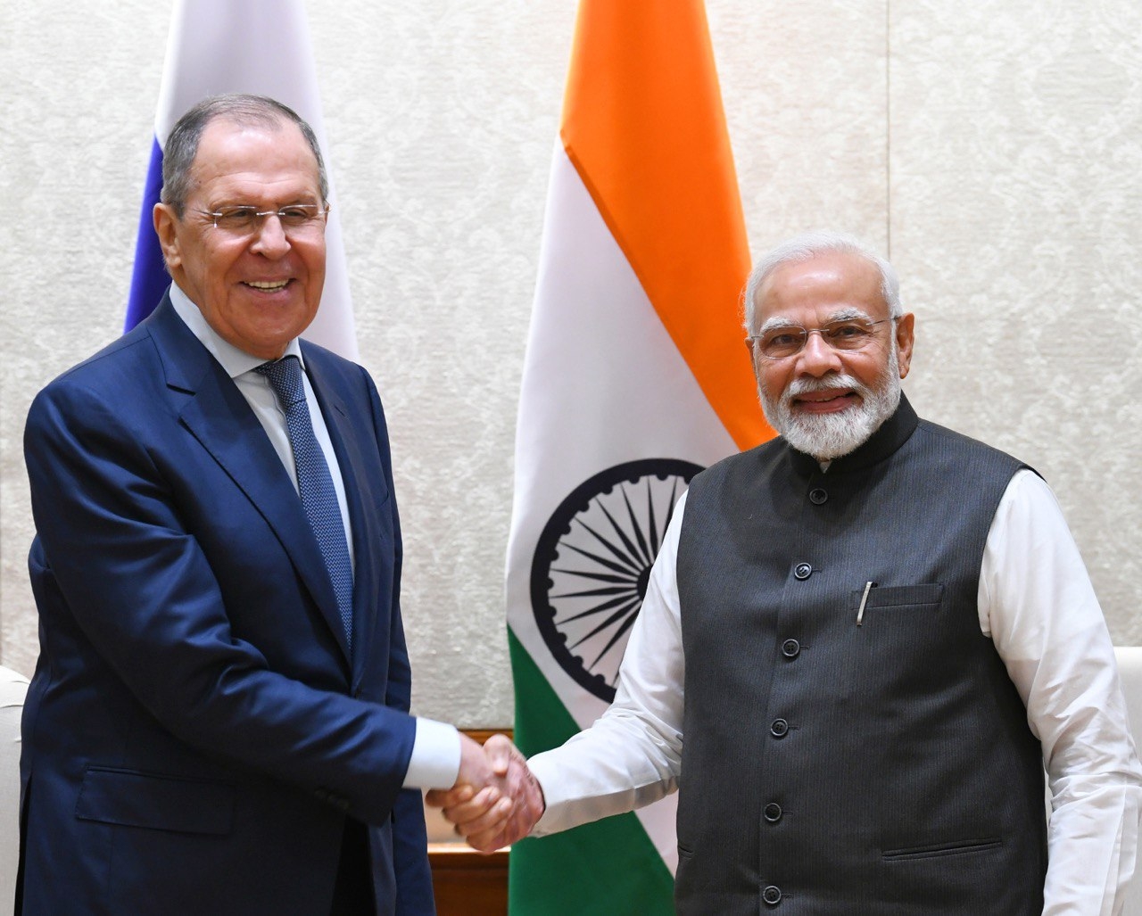 पीएम मोदी से मिले रूसी विदेश मंत्री लावरोव, यूक्रेन को लेकर मध्यस्थता पर बोले- भारत ऐसी कवायद में मदद...