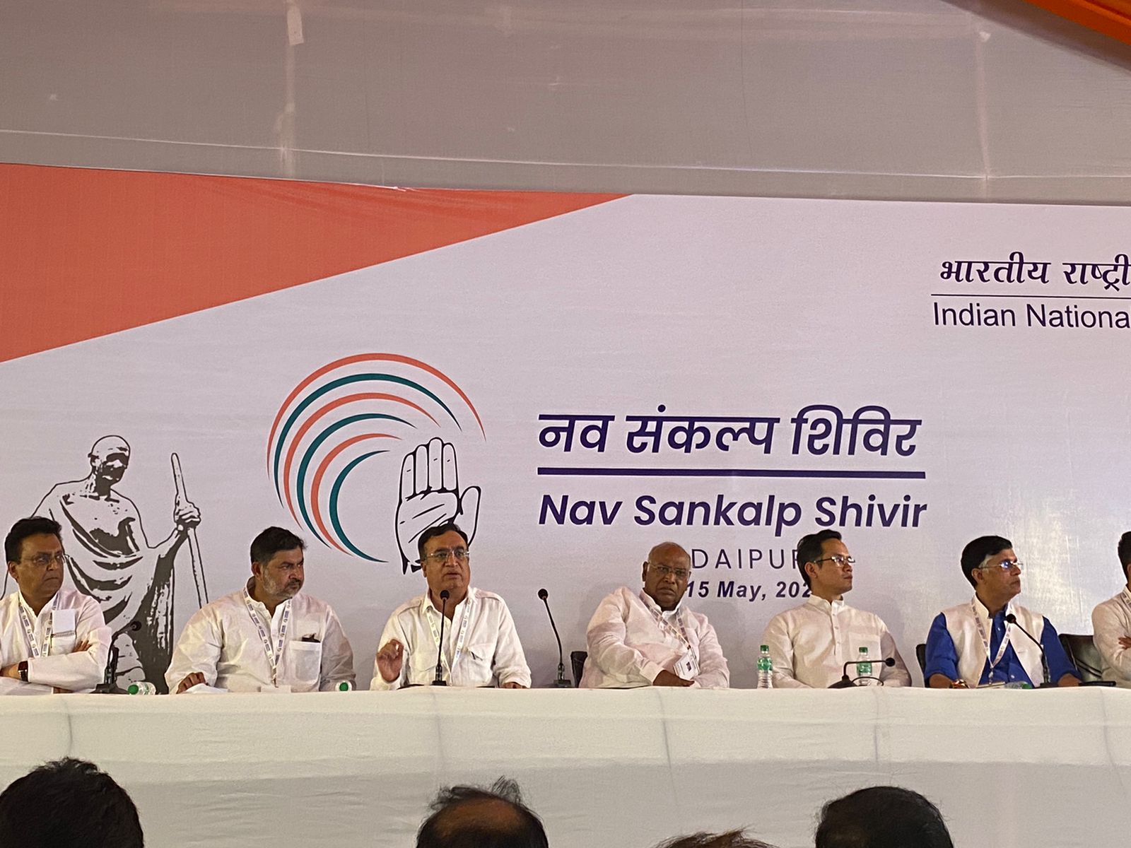 उदयपुर चिंतन शिविर: संगठन में आमूलचूल परिवर्तन के संकेत, शिविर में पड़ेगी नींव
