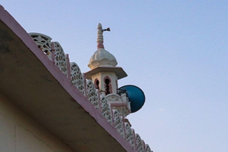 मुंबई में तेज आवाज में लाउडस्पीकर बजाने पर दो मस्जिदों पर कार्रवाई, इमामों और प्रबंधकों पर केस दर्ज