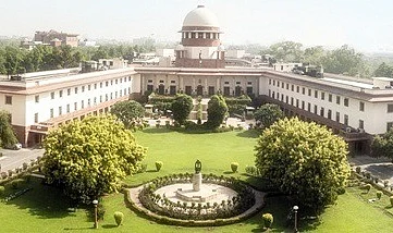 अर्थजगत की खबरें: विदेशी बाजारों के असर से शेयर बाजार धड़ाम, पाकिस्तानी रुपया डॉलर के सामने हुआ चारों खाने चित्त
