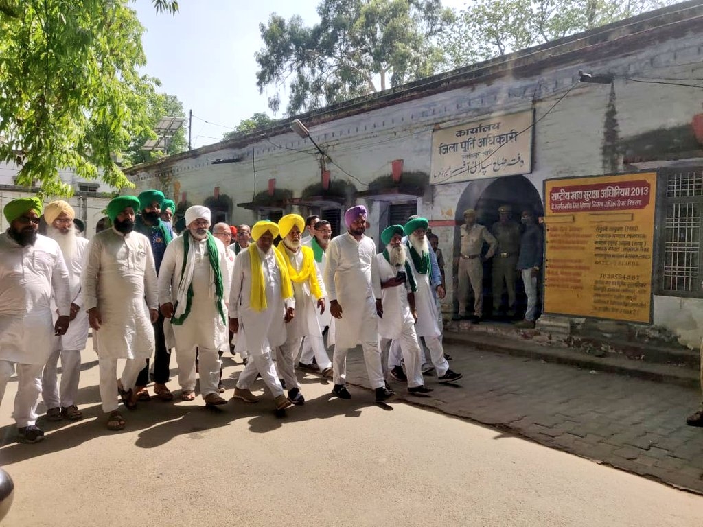 संयुक्त किसान मोर्चा ने लखीमपुर खीरी का किया दौरा, पीड़ितों के परिवारों से मुलाकात कर प्रशासन के सामने रखी ये मांगें