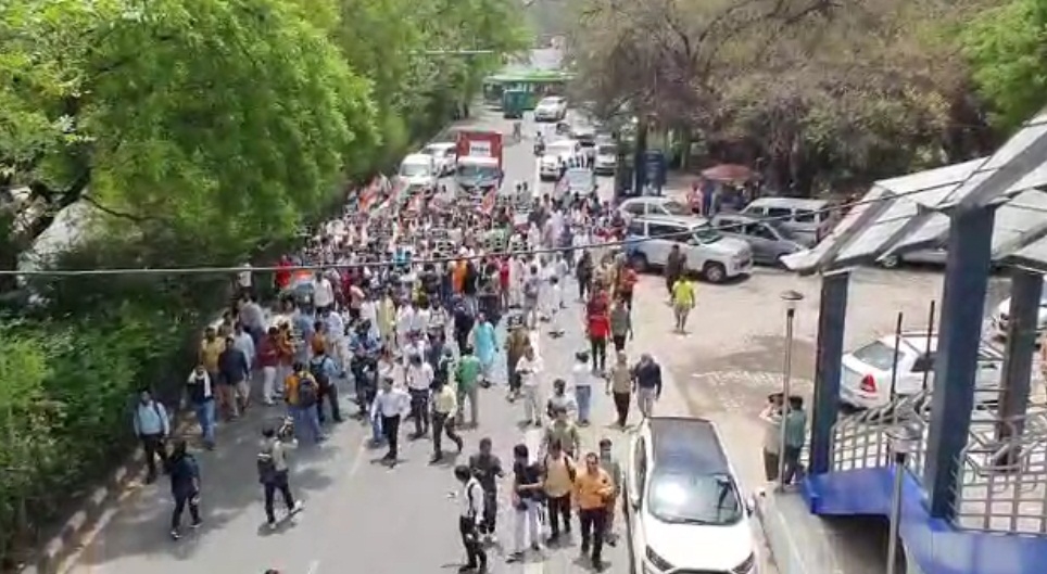 सिद्धू मूसेवाला की हत्या पर देश की राजधानी में भी बवाल, दिल्ली कांग्रेस ने CM केजरीवाल के घर के बाहर किया प्रदर्शन