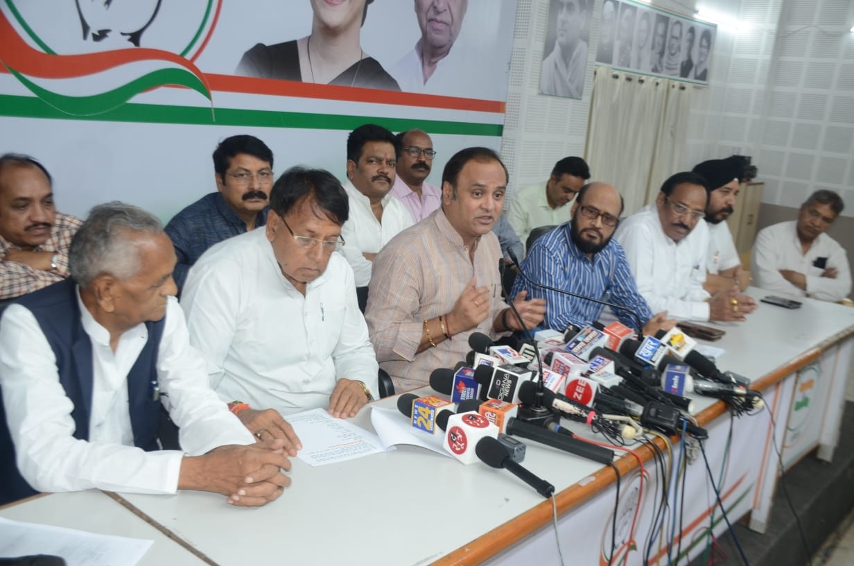 'मध्य प्रदेश में बीजेपी से जुड़े लोग ही बिगाड़ रहे माहौल', कांग्रेस ने राज्य के शांत माहौल को खराब करने के लगाए आरोप