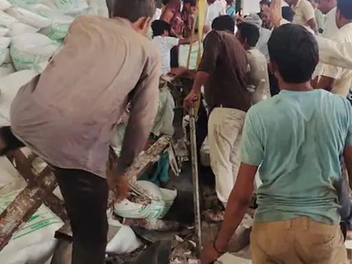 गुजरात में दर्दनाक हादसा, नमक बनाने वाली फैक्ट्री की दीवार गिरी, मलबे में दबकर 12 मजदूरों की मौत, 18 घायल