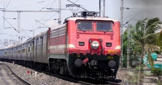 'अग्निपथ': युवाओं के उग्र प्रदर्शन को देखते हुए तमिलनाडु के रेलवे स्टेशनों पर सुरक्षा कड़ी, कई ट्रेनें रद्द