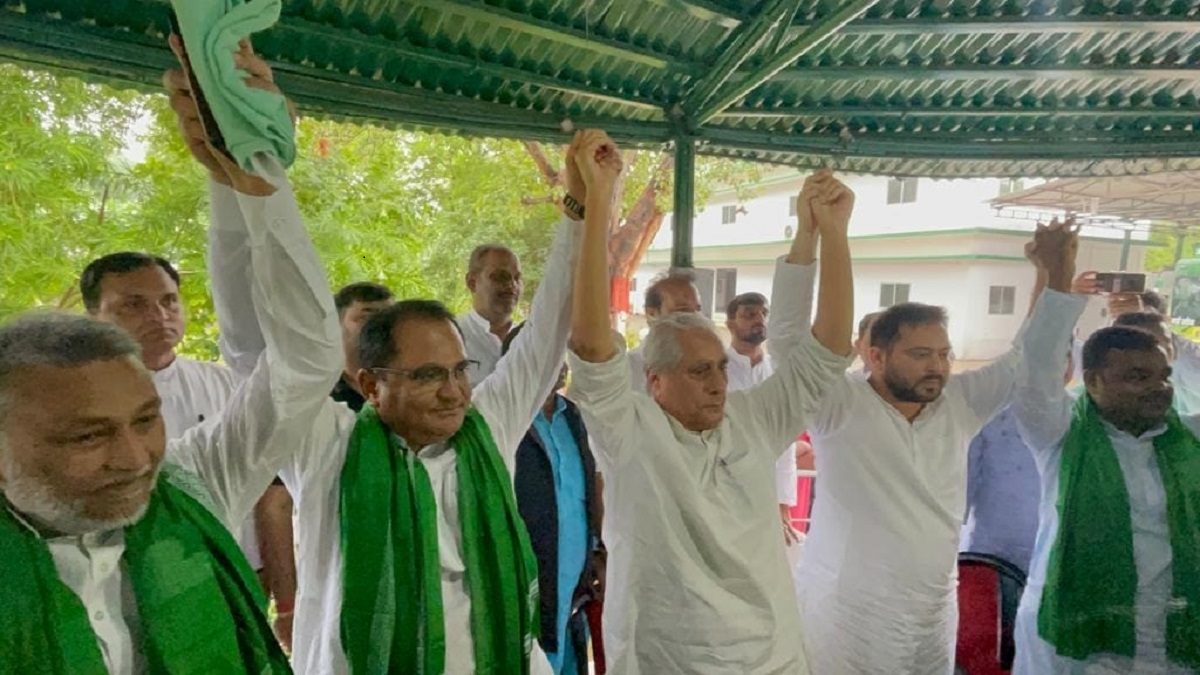 बिहारः AIMIM के 4 विधायकों के RJD में आने से विधानसभा में समीकरण बदला, BJP का बड़ी पार्टी का तमगा छीना
