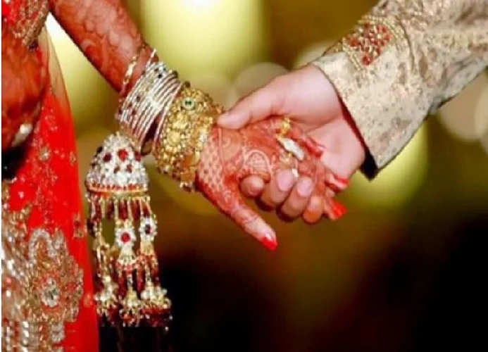 दुनिया की खबरें: भाड़े के सैनिकों को यूक्रेन भेज रहीं अमेरिकी-ब्रिटिश कंपनियां, पाकिस्तान में हादसे में 22 की मौत