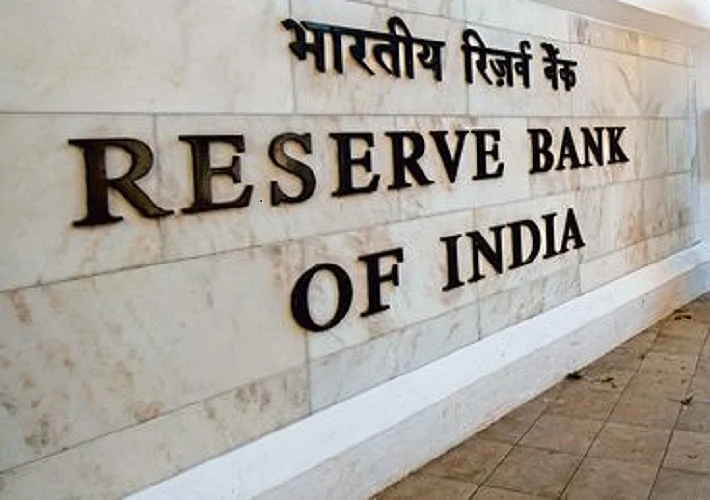 अर्थजगत की खबरें: नोट से नहीं हटेगी राष्ट्रपिता की फोटो, RBI ने किया साफ, धोनी ने गरुड़ एयरोस्पेस में किया निवेश