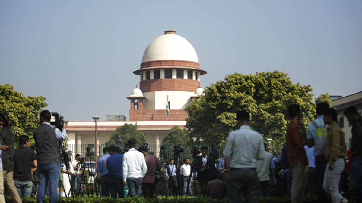 महाराष्ट्र के राज्यपाल के फ्लोर टेस्ट के फैसले को शिवसेना ने सुप्रीम कोर्ट में दी चुनौती, शाम 5 बजे होगी सुनवाई