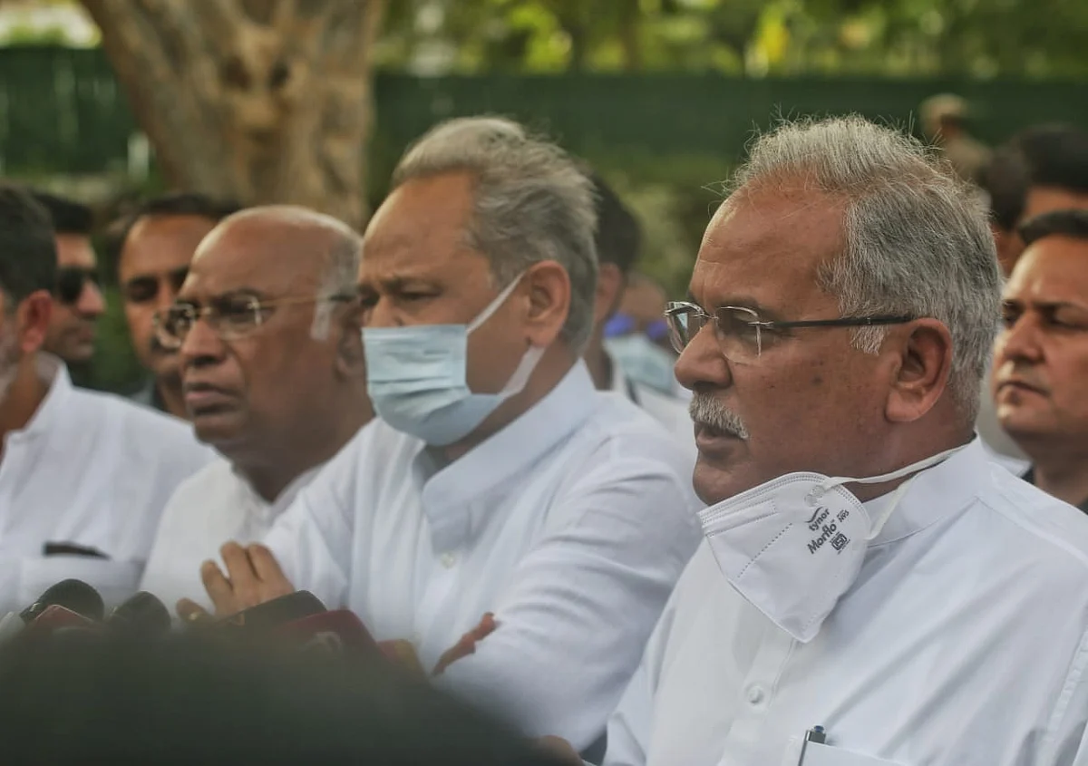 बड़ी खबर LIVE: मोदी सरकार का षडयंत्रकारी तानाबाना सुबह से ही दुष्प्रचार और प्रपंच में लगा है : सुरजेवाला