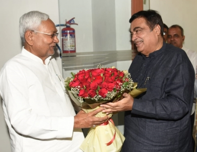 बिहार : केंद्रीय मंत्रियों के CM नीतीश के आवास पहुंचने के निकाले जा रहे सियासी मायने, क्या सरकार...?