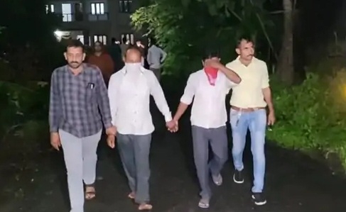 शराबबंदी वाले गुजरात में बीजेपी नेता की शराब पार्टी पर पुलिस का छापा, 1 नाबालिग समेत 41 गिरफ्तार