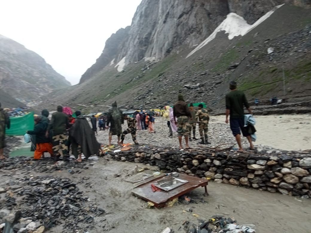 बड़ी खबर LIVE: अमरनाथ गुफा के पास बड़ा हादसा, 13 की मौत, सोनिया गांधी ने जताया दुख