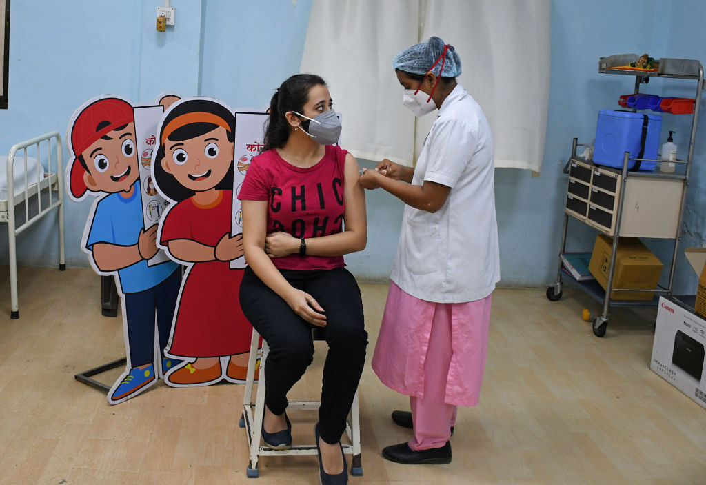 वीडियो: आज से 18+ आबादी को सिर्फ 75 दिनों तक फ्री में लग रही कोविड बूस्टर डोज, जानें पूरी डिटेल